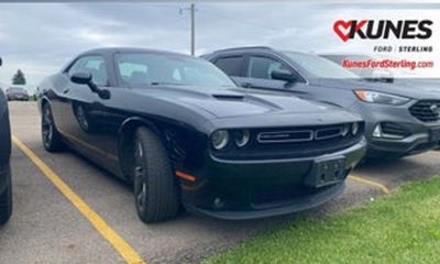 2015 Dodge Challenger SXT Plus