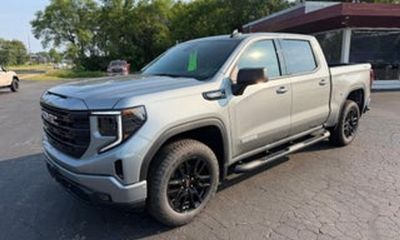 2026 GMC Sierra SLT