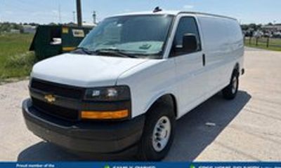 2025 Chevrolet Express 3500