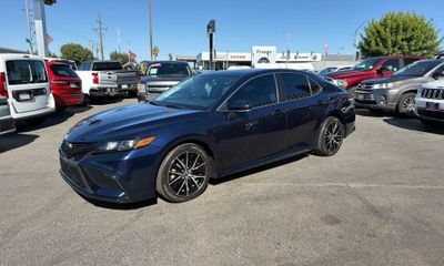 2021 Toyota Camry SE Convenient PKG