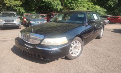2008 Lincoln Town CAR Signature Limited