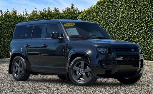 2024 Land Rover Defender 110 SE