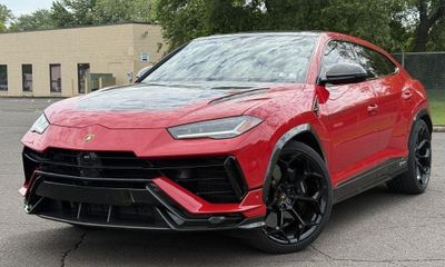 2024 Lamborghini Urus Performante