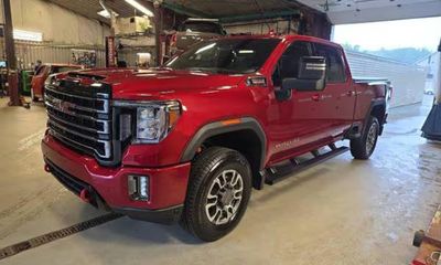 2022 GMC Sierra HD AT4
