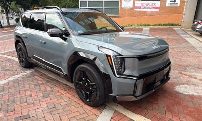 2024 Kia EV9 GT Line