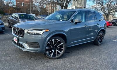 2020 Volvo XC90 Momentum