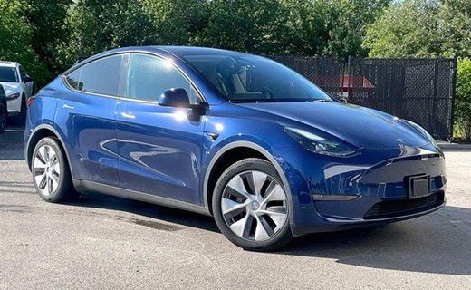 2024 Tesla Model Y Long Range