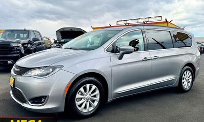 2017 Chrysler Pacifica Touring L
