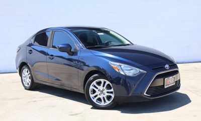 2017 Toyota Yaris IA Base