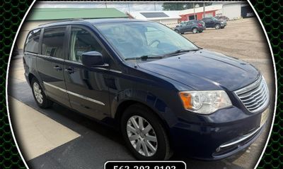 2014 Chrysler Town AND Country Touring