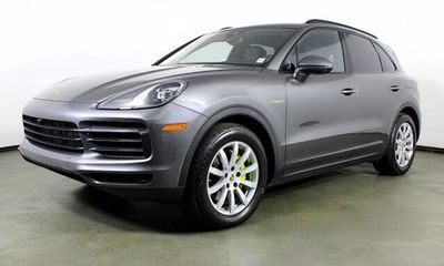 2023 Porsche Cayenne E Hybrid Platinum