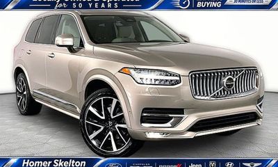 2023 Volvo XC90 Plus Bright