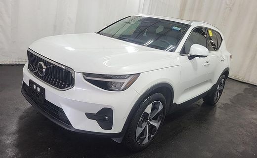 2024 Volvo XC40 Plus Bright