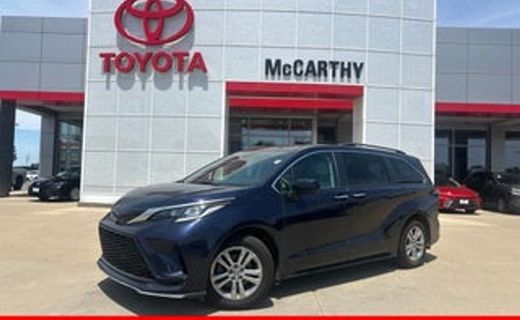 2023 Toyota Sienna LE