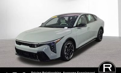 2025 Kia K4 GT Line