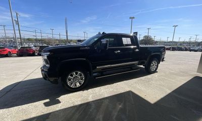 2024 Chevrolet Silverado HD High Country
