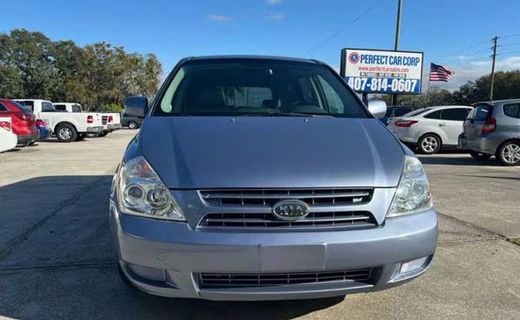 2010 Kia Sedona GL