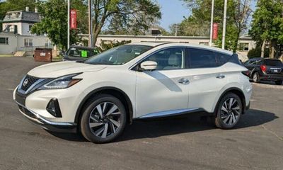 2023 Nissan Murano SL
