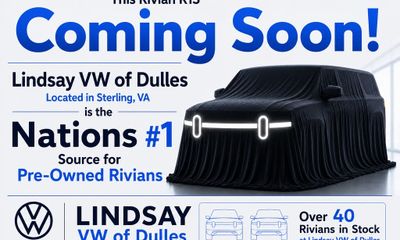2023 Rivian R1S Adventure