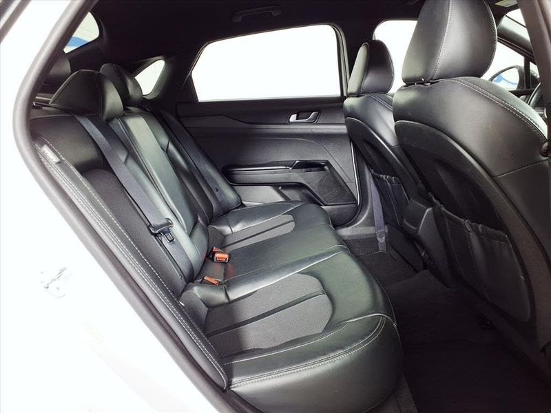 2023 Kia K5 — a typically priced live listing