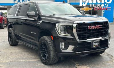 2023 GMC Yukon XL SLE