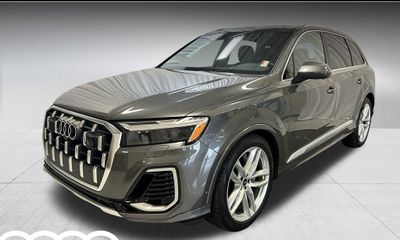 2025 Audi Q7 Quattro Premium Plus