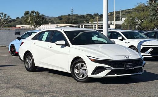 2025 Hyundai Elantra SE