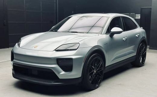 2025 Porsche Macan 4 Electric