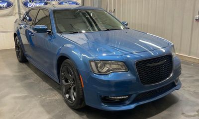 2023 Chrysler 300 Touring L