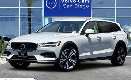 2026 Volvo V60CC Plus