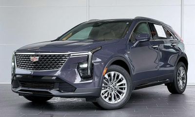 2024 Cadillac XT4 Premium Luxury