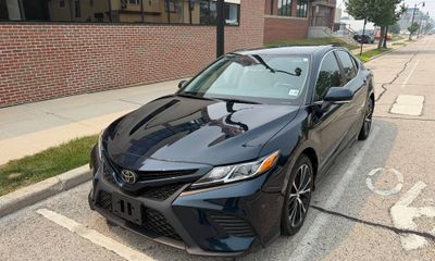 2020 Toyota Camry SE
