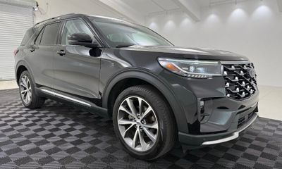 2025 Ford Explorer Platinum