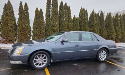 2011 Cadillac DTS Luxury