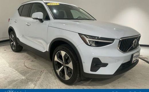 2024 Volvo XC40 Plus Bright