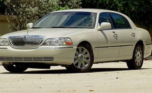 2004 Lincoln Town CAR Ultimate