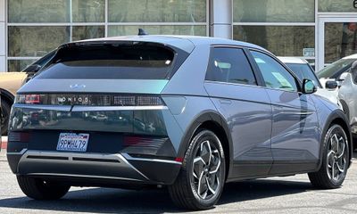 2024 Hyundai Ioniq 5 SE