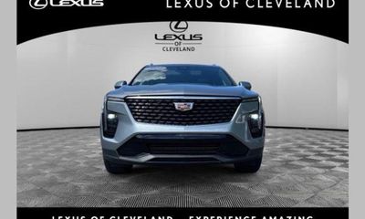 2024 Cadillac XT4 Premium Luxury