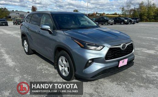 2022 Toyota Highlander LE