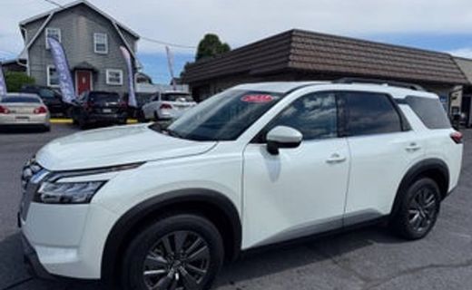 2023 Nissan Pathfinder SV