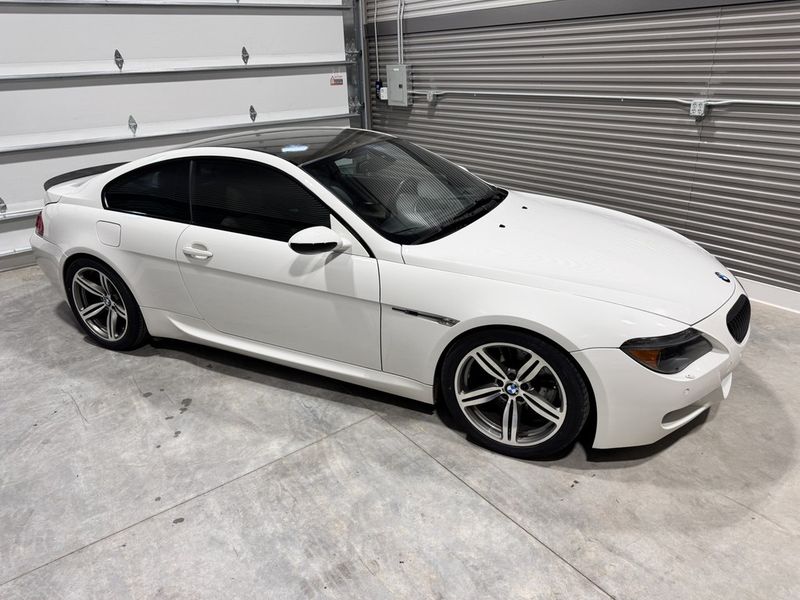 Representative 2007 BMW M6 photo