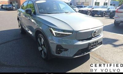 2023 Volvo C40 Ultimate Dark