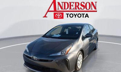 2019 Toyota Prius L LE XLE