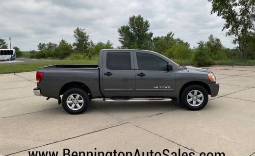 2011 Nissan Titan SV