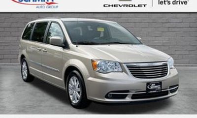 2014 Chrysler Town AND Country Touring L