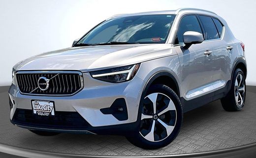 2024 Volvo XC40 Plus Bright