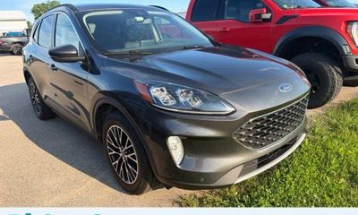 2020 Ford Escape Titanium Fhev