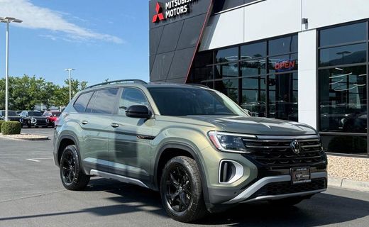 2024 Volkswagen Atlas 4MOTION Peak Edition