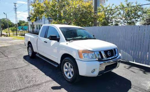 2014 Nissan Titan SV