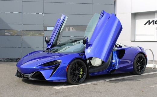 2025 McLaren Artura Spider